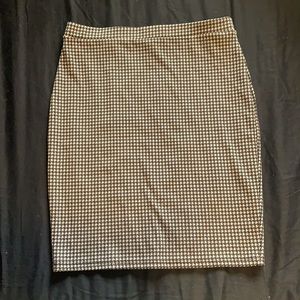Houndstooth print Mini skirt size M